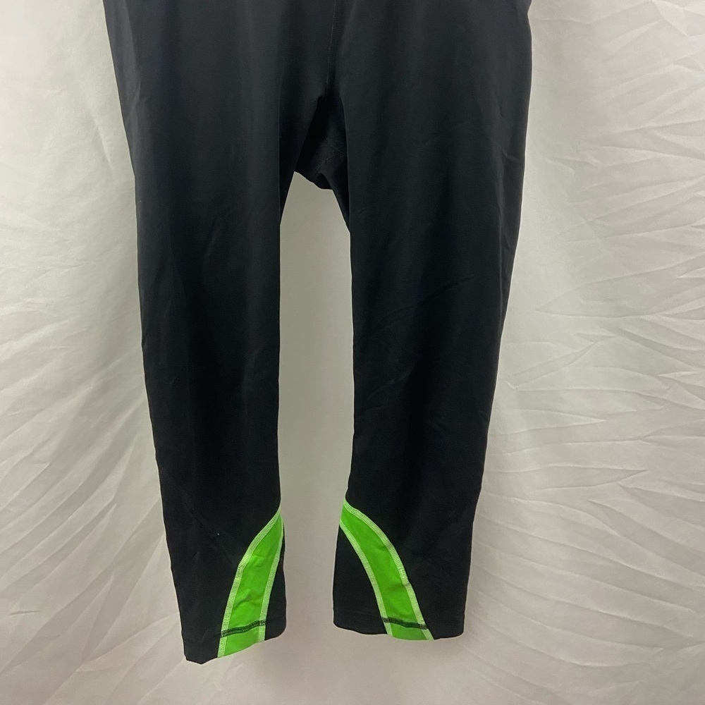 Lululemon Cropped Leggings Size 6 Black Green Yoga Gym Tights - Picture 2 of 8